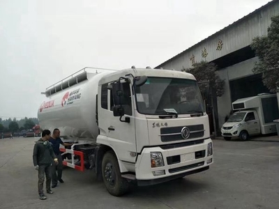 東風(fēng)153單橋20噸粉粒物料車 高效散裝水泥運(yùn)輸解決方案